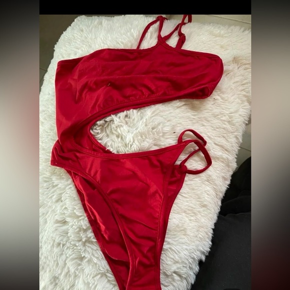 NWT SHEIN RED BODYSUIT - Picture 4 of 9